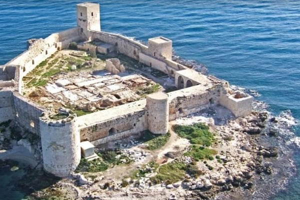 تعرف على قلعة الفتاة في مرسين.. مكان تاريخي و أفضل وجهة للسياحة في مرسين 2022