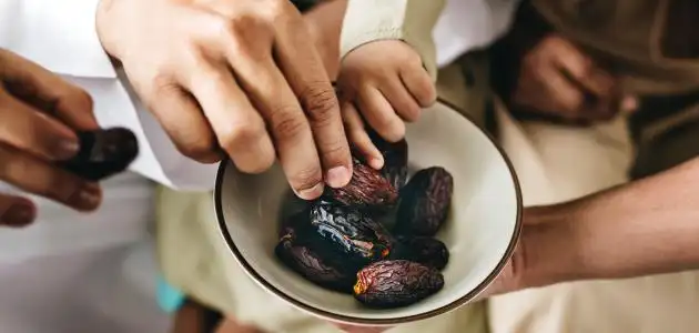 حكم الإفطار عمداً في رمضان.. بالمذاهب الأربعة 