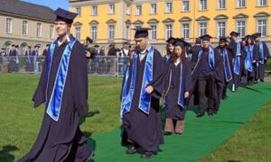 حفل تخرج طلاب جامعة 